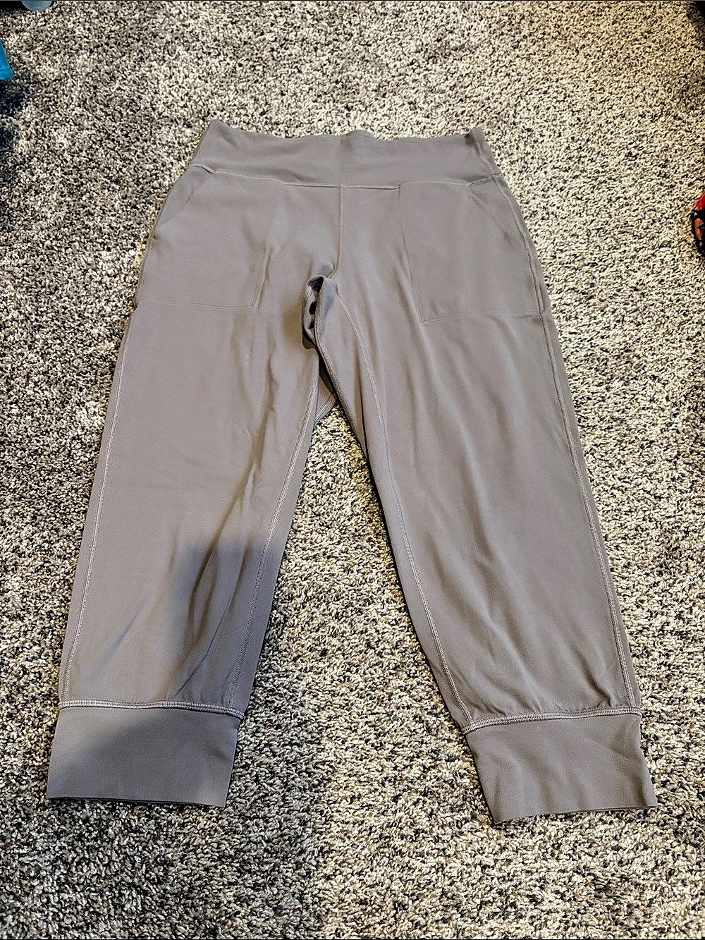 Lululemon Mid-Rise Cropped Jogger Pant - Gray - Size 10